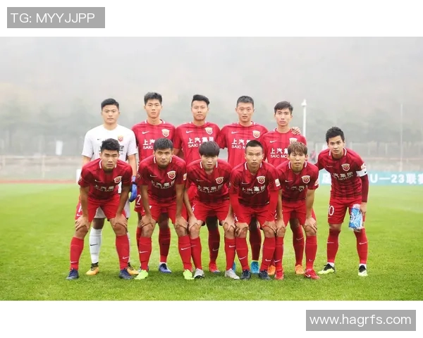 上港与鲁能激战正酣文字直播全程回顾精彩瞬间与赛况分析